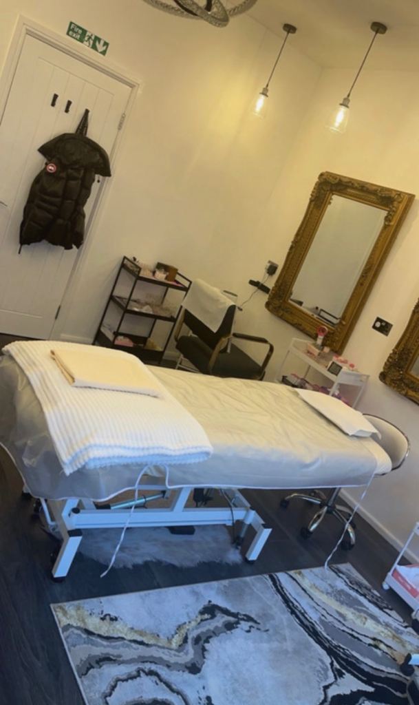 Beauty Salon Bed Pre loved electric 