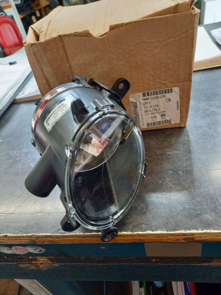 Vauxhall Astra J Passenger Foglamp 13281270 NEW Genuine OE
