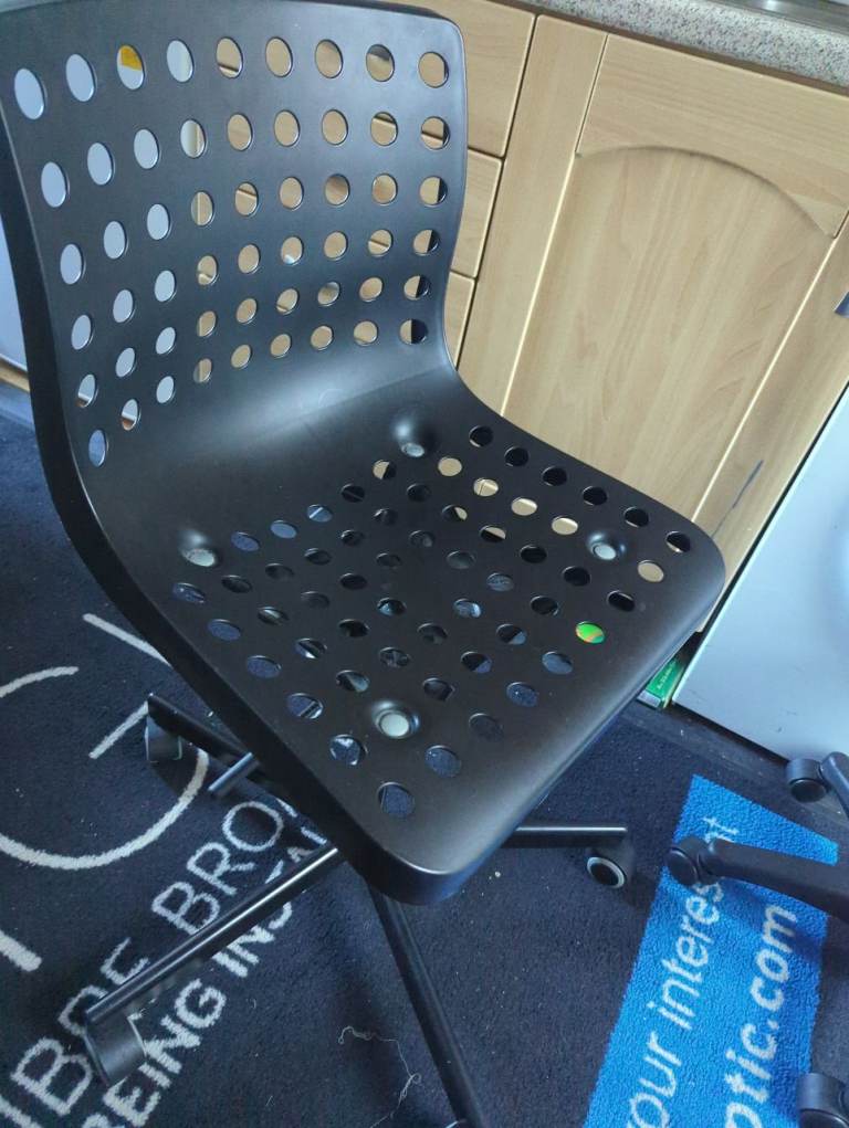 Black desk Chair – Good Condition