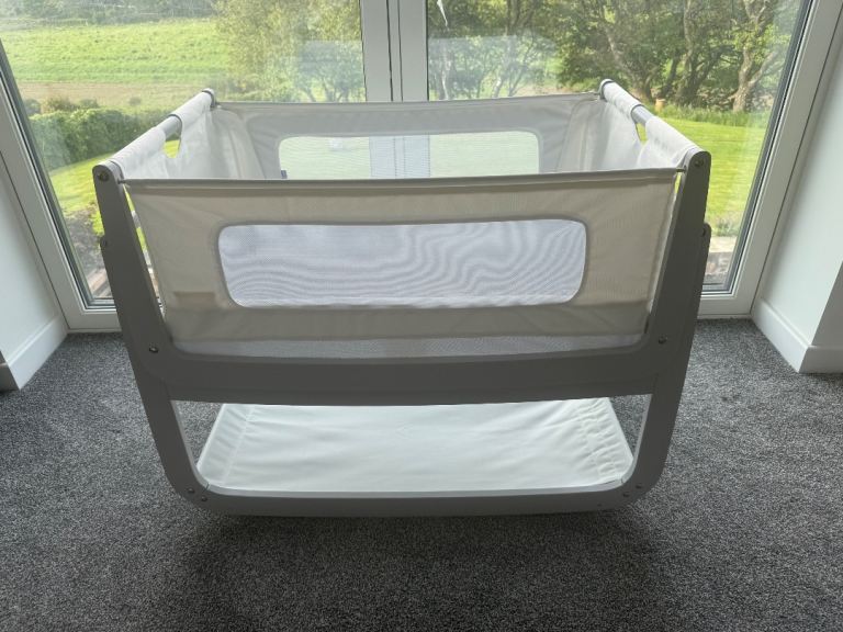 Snuzpod 4 Bedside Crib in soft grey 