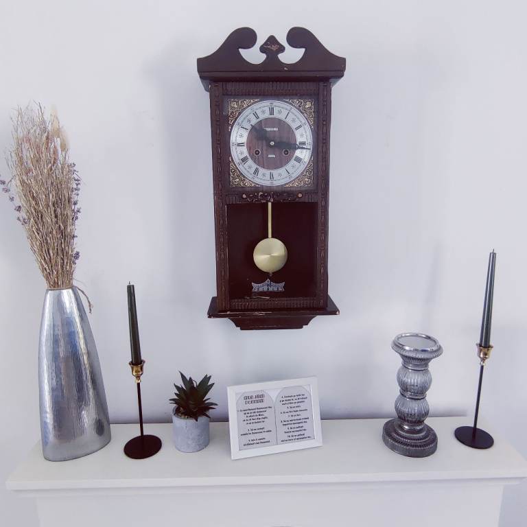Beautiful Vintage 8 Day Talisman Wooden Wall Clock