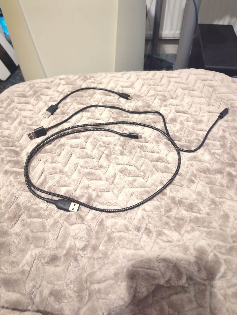 3 * USB c cables 