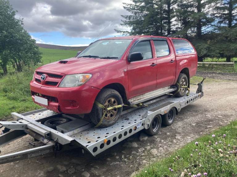 Wanted Toyota Hilux pickup, 4x4, single or double cab, any age & condition