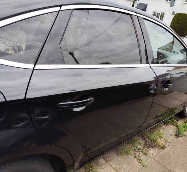 Ford Mondeo Titanium Business Edition Mk4 Black Panther G6  Right/Back Door £30   
