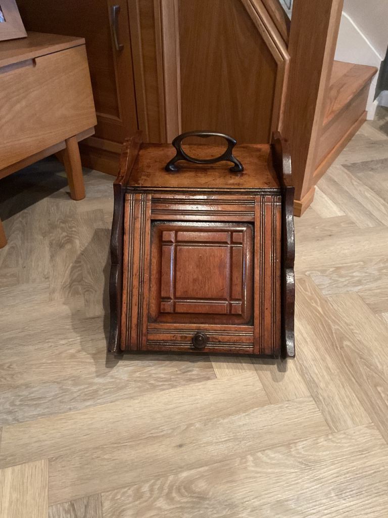 Victorian fireside coal box/scuttle 