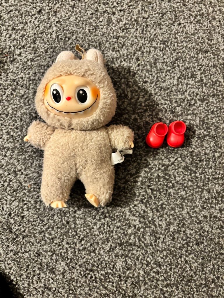 Labubu teddy 