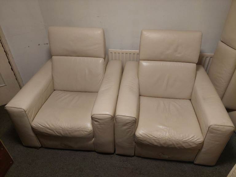 Chairs - Quality Extra Comfy NATUZZI  1+1 Seater Cream Leather Chairs with Adjustable Headrest. 