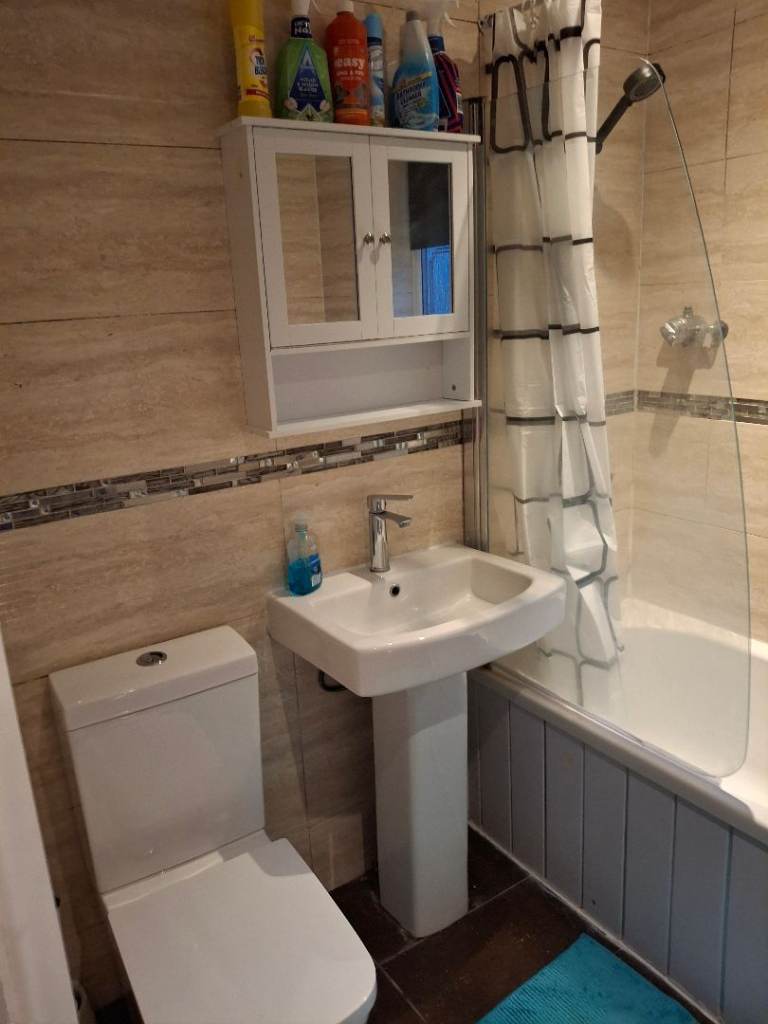 Large double room close to L&D hospital 