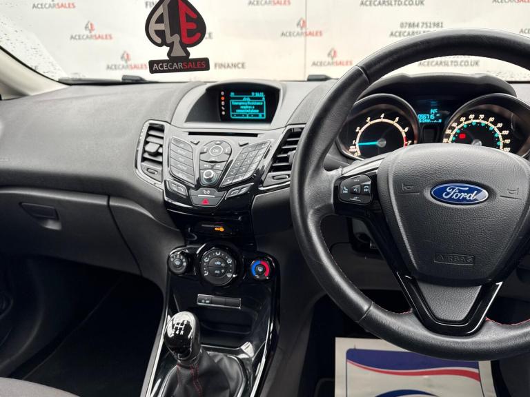 2015 Ford Fiesta 1.0 EcoBoost 140 Zetec S Red 3dr HATCHBACK PETROL Manual