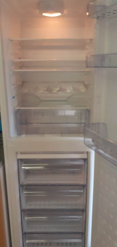 White Beko fridge freezer