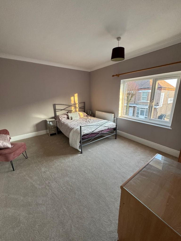 Large Bright Double Room