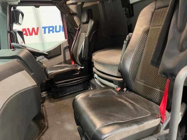 Renault T520 High 6x2 Midlift Tractor Unit