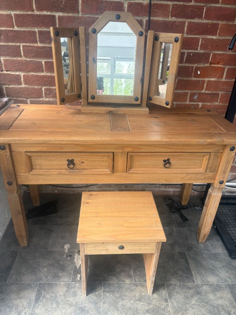 Corona pine dressing table 