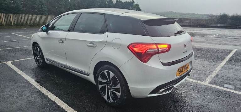 Citroen, DS5, Hatchback, 2012, Manual, 1997 (cc), 5 doors