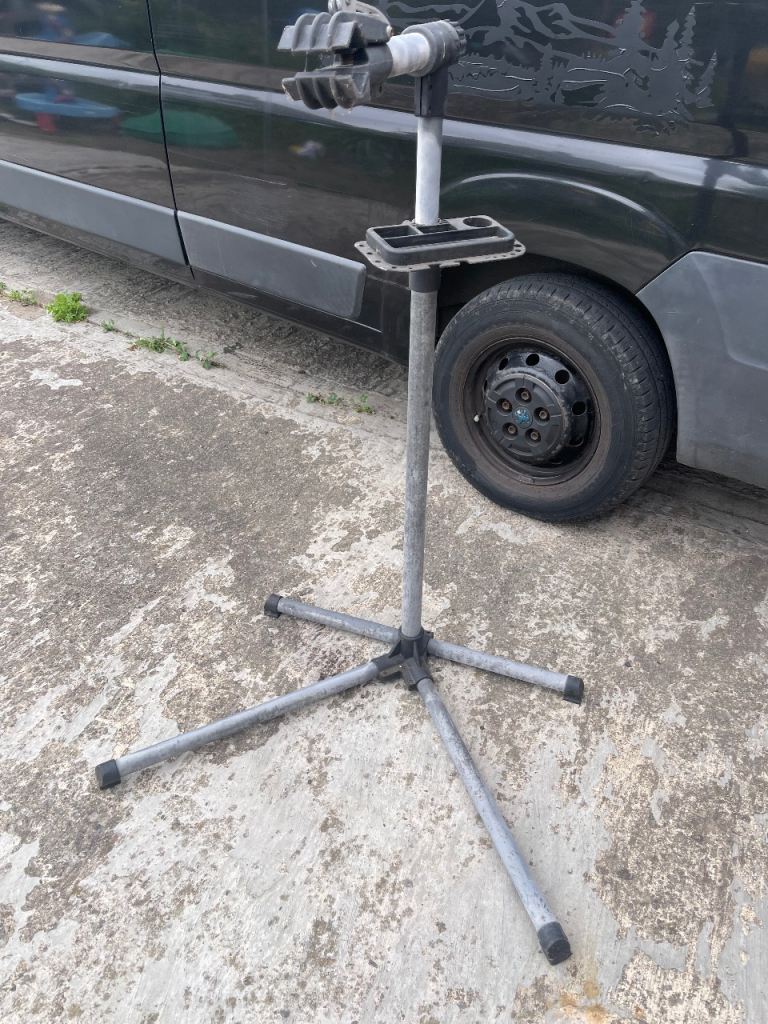 Bicycle maintenance stand