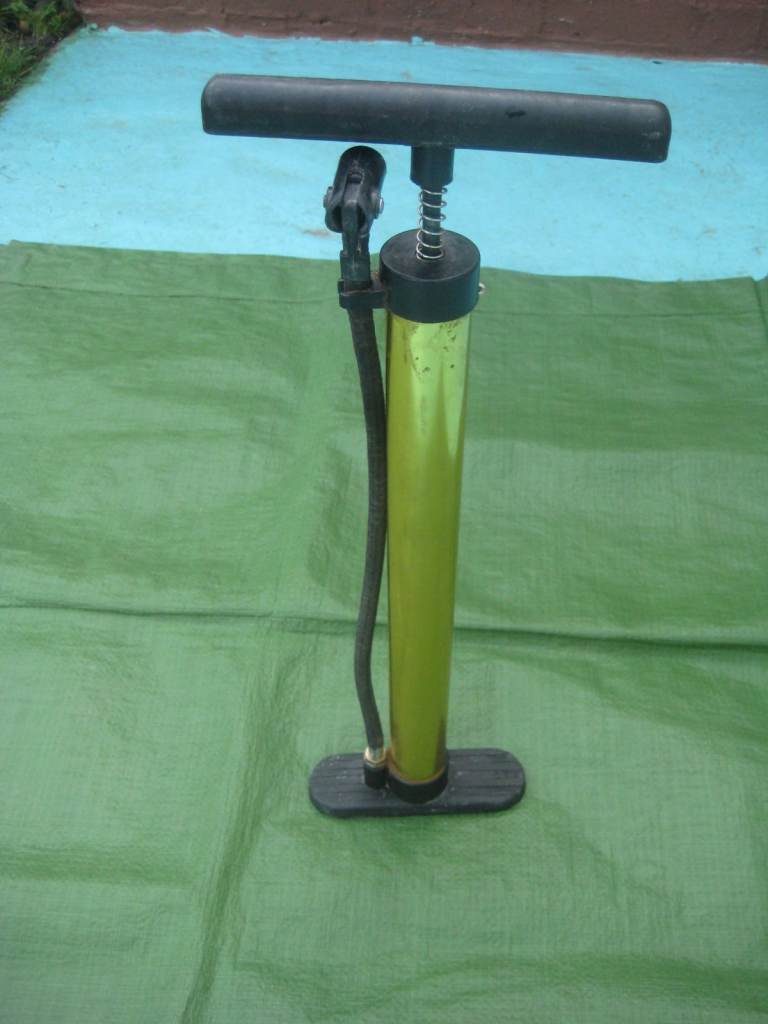 45 cm High Stirrup Pump for Standard Tyres for Only £7.00