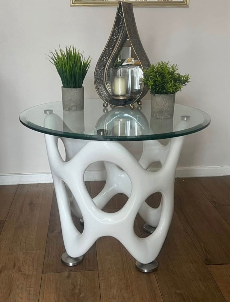 Modern White Coffee Table with Glass Top – Good Condition
