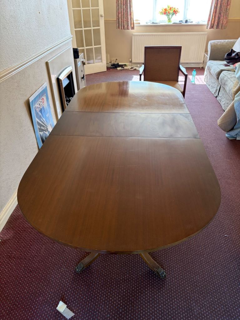 1970 Reproduction extending Queen Anne style dining table - Free for collection only.