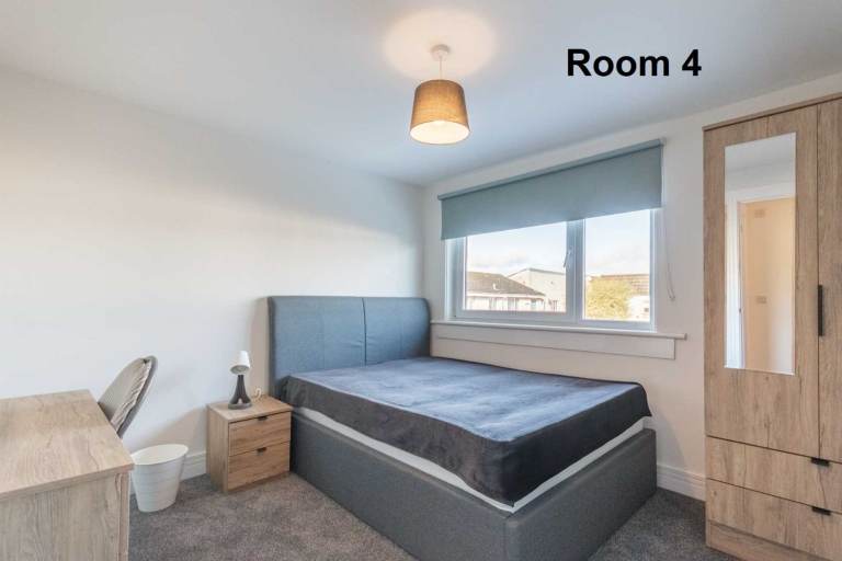 FLAT SHARE: Double room in terraced house close to Queen Margaret Uni – available soon