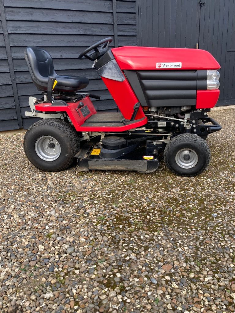 Westwood T1600 ride on Garden Tractor, Mulching Deck only 72 hours on clock
