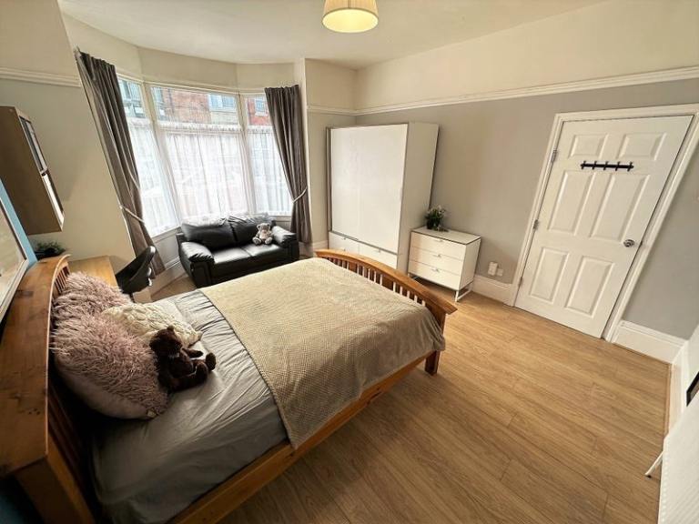 DOUBLE ROOMS AVAILABLE - UC+ OTHER BENEFITS 