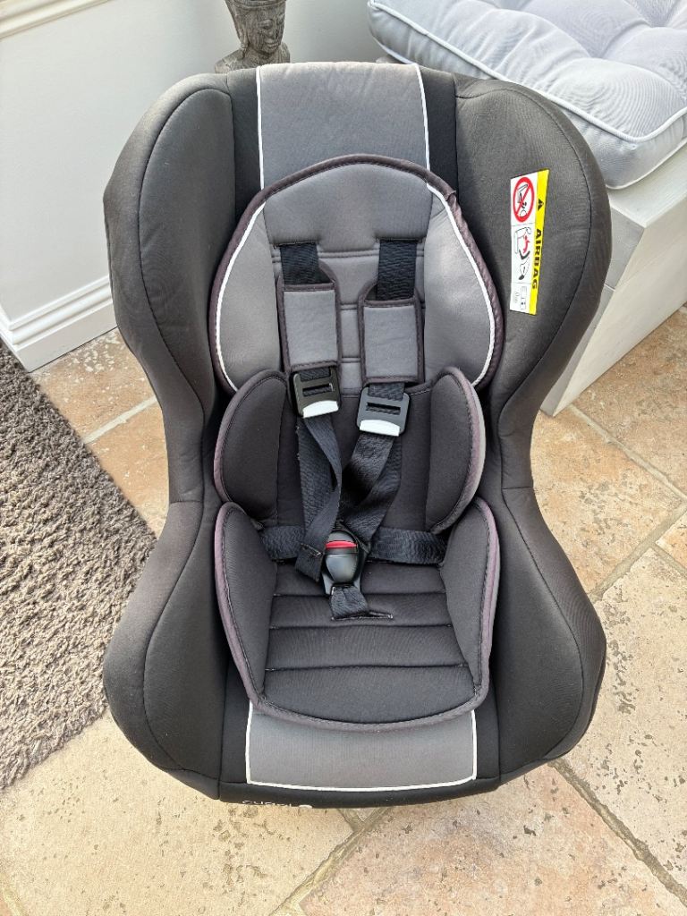 Child Car Seat with Harness – Good Condition