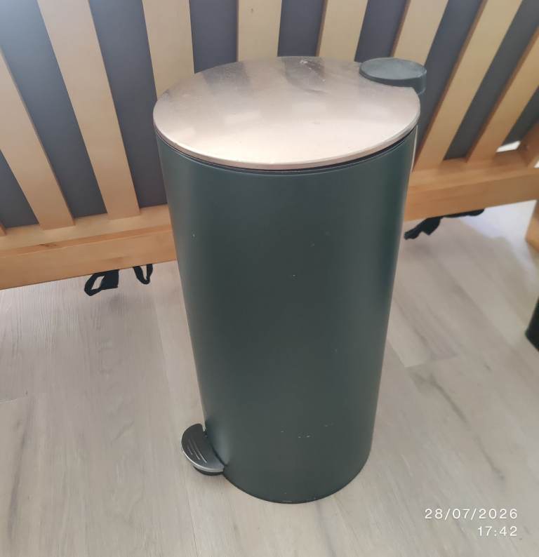 Dark Green Pedal Bin – Good Condition