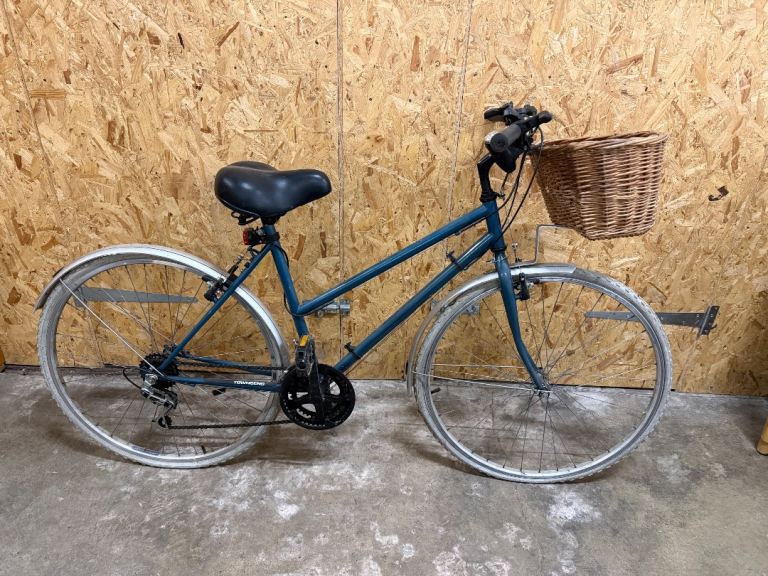 Townsend Ladies Bicycle With Basket