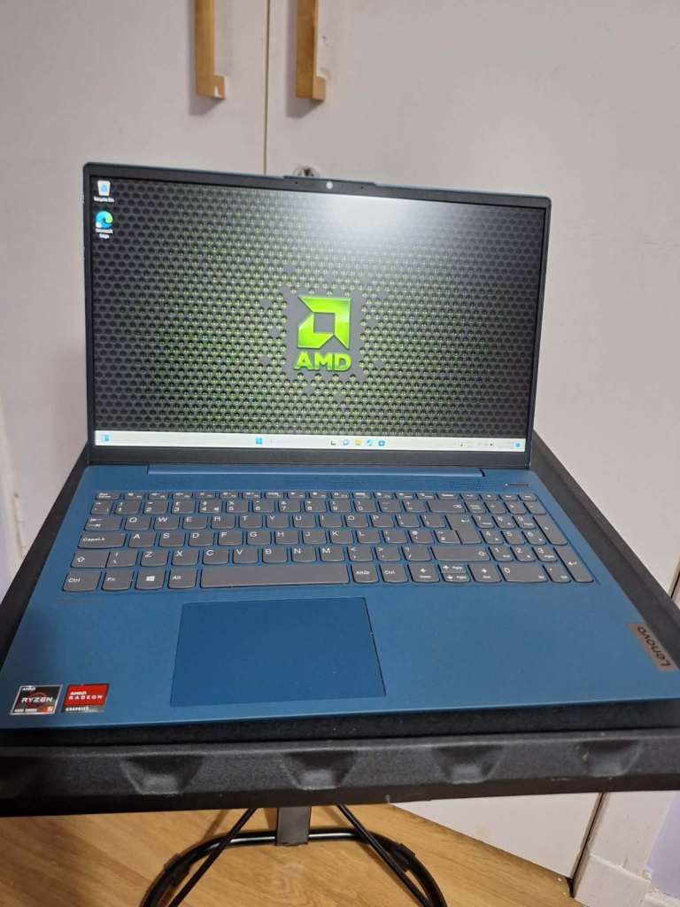 Lenovo Ryzen 5,AMD Radeon Graphics.8gb ram,256gb ssd,laptop