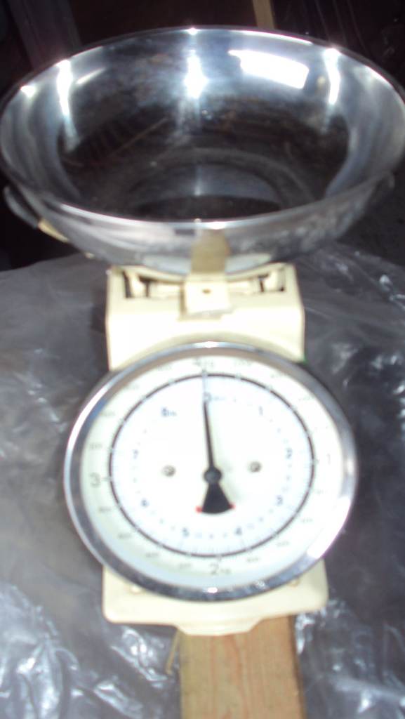 1970s vintage / retro Kitchen Weighing Scales 