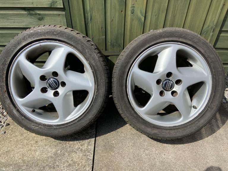 Three Volvo 850 T-5 16" Alloy Wheels. 