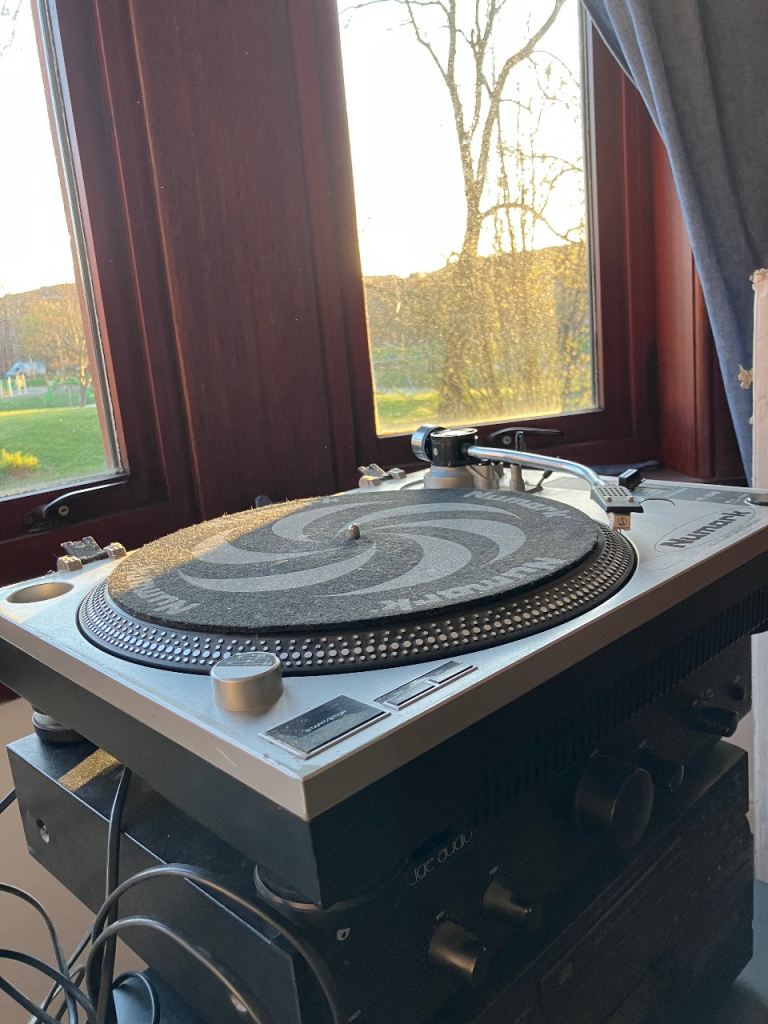 Numark turntable 