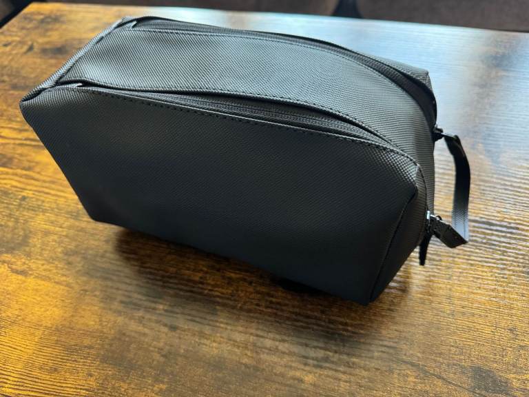 New Men's Toiletries Bag (Dual Zip) Black - Made from Strong Material - Great for Travel / Work