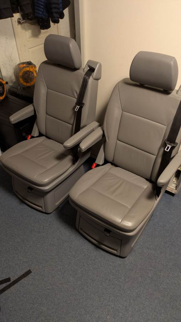 image for Pair of rear swivel captain seats for VW Transporter / Caravelle / Shuttle