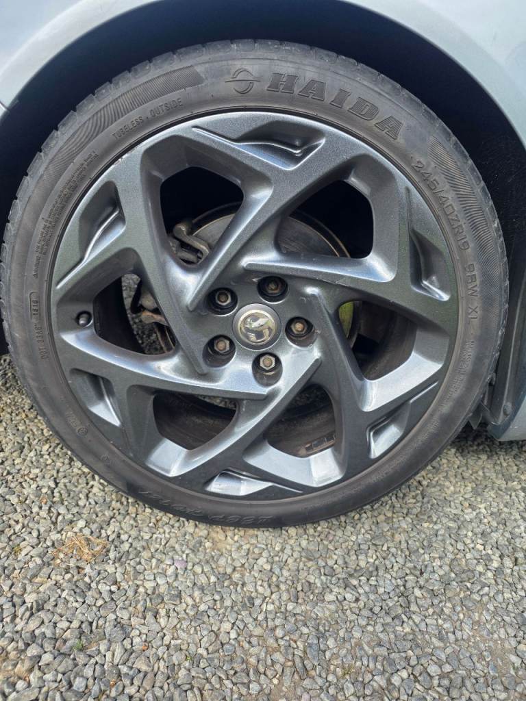 Insignia 19" atomic alloys 