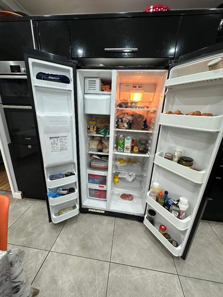 LG Fridge/freezer