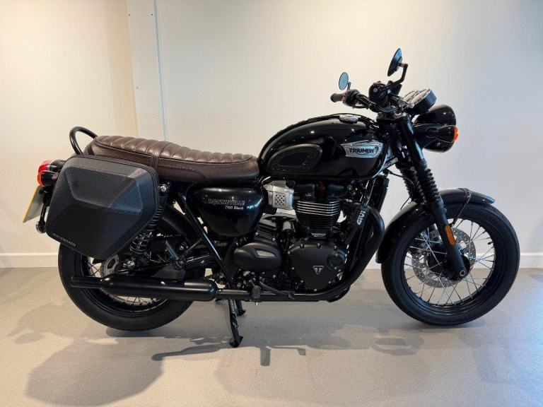 image for 2019 TRIUMPH BONNEVILLE T100 BLACK, '19 Plate with 8504 miles