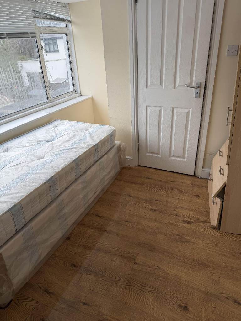 DSS ACCEPTED - Studio Flat Available in Coniston Ave, Perivale, Greenford UB6