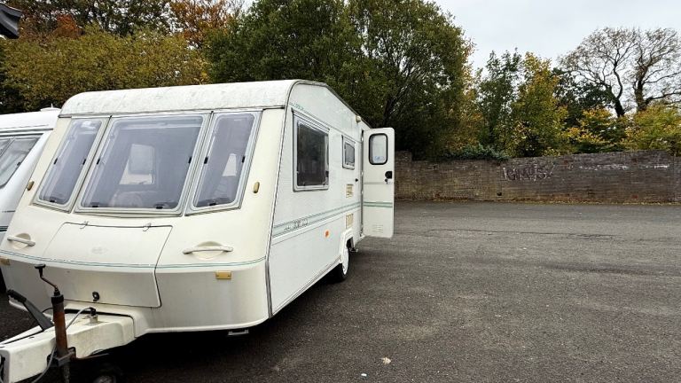 Crown sovereign 1999