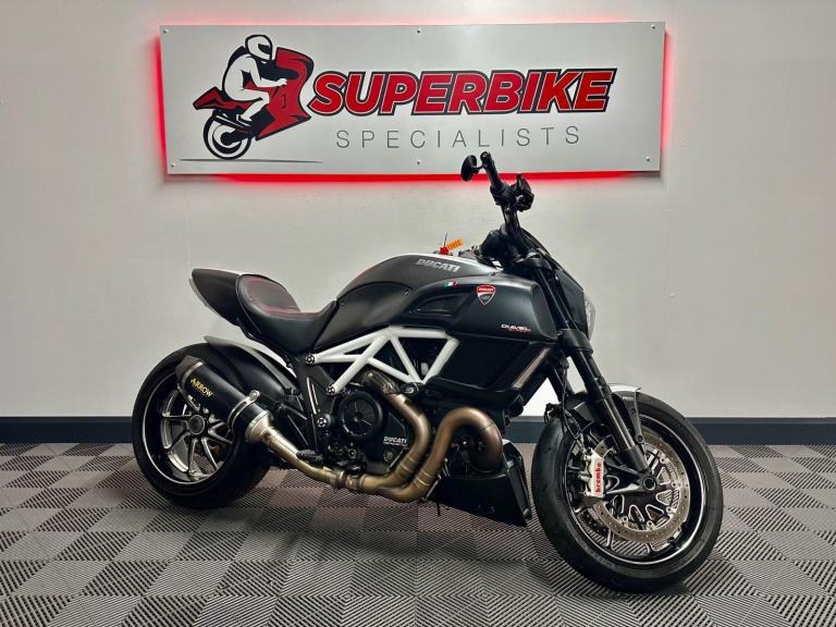 2014 Ducati Diavel 1198 Carbon Euro 3