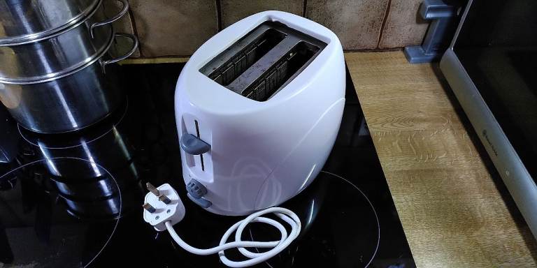 2 Slice Electric Toaster (Tesco)