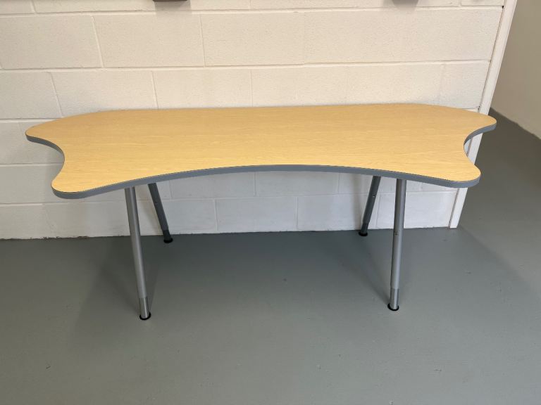 Desk with adjustable height legs