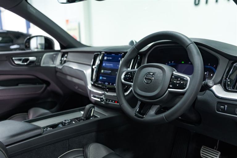 2022 Volvo XC60 2.0 B4D R DESIGN Pro 5dr AWD Geartronic ESTATE DIESEL Automatic