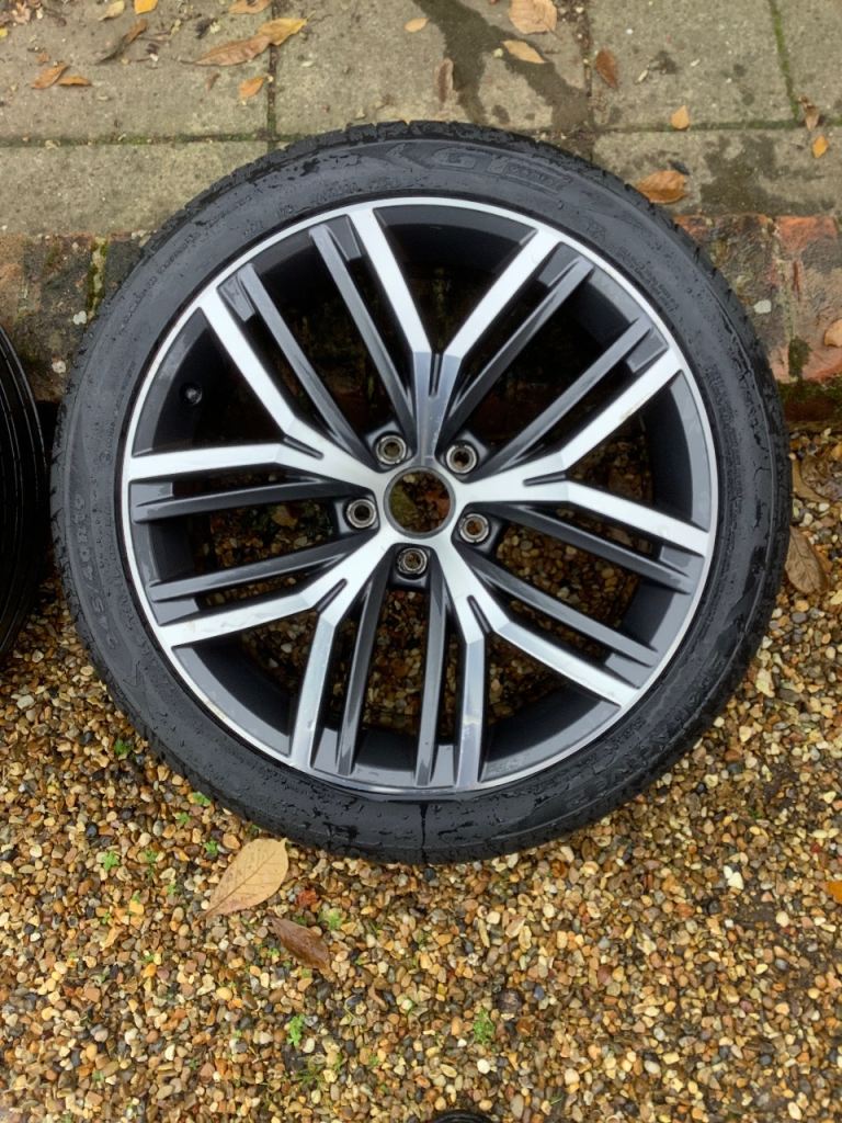 VW 19” Albertville alloy wheels and tyres, set of 5
