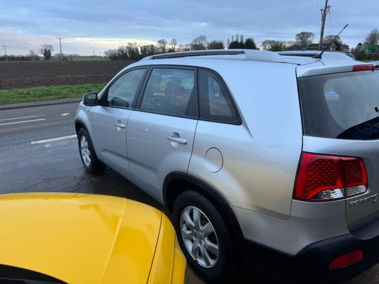 KIA SORENTO 2.2 CRDi 1 Silver Auto Diesel 2011