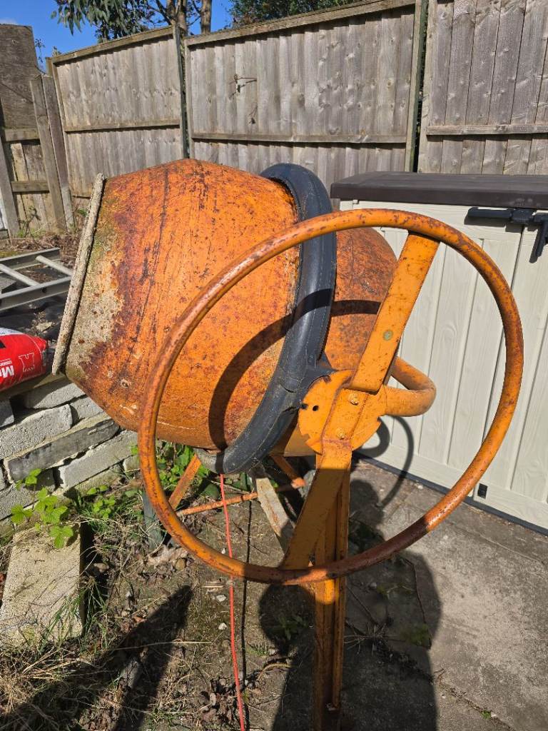 BIG CEMENT MIXER