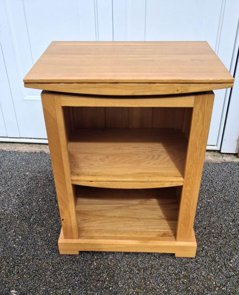 Tokyo oak lamp table