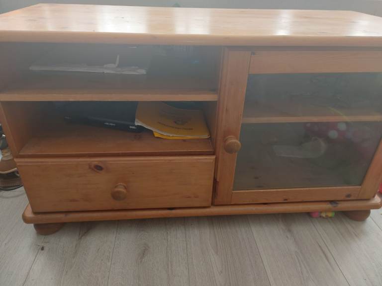 Tv cabinet 