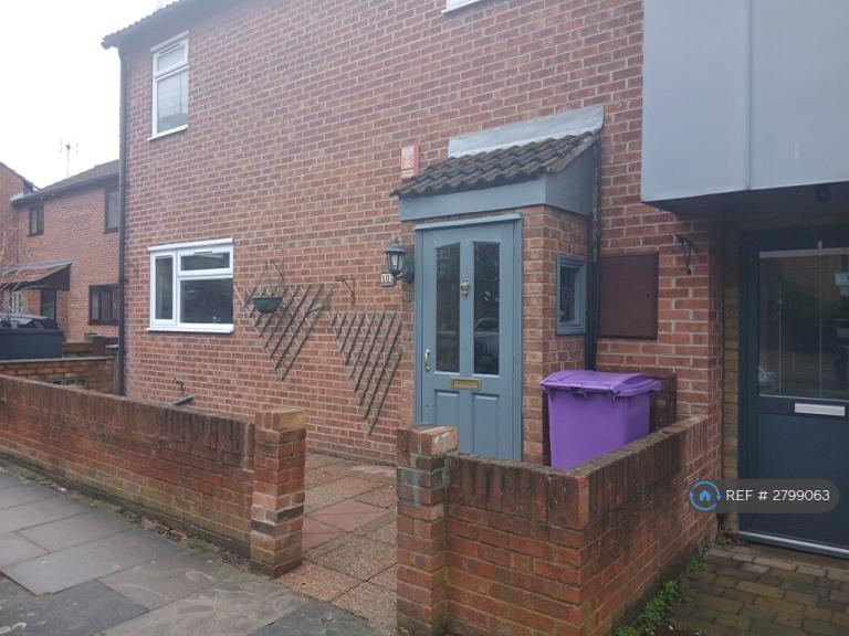 3 bedroom house in Finnis Street, London, E2 (3 bed) (#2799063)