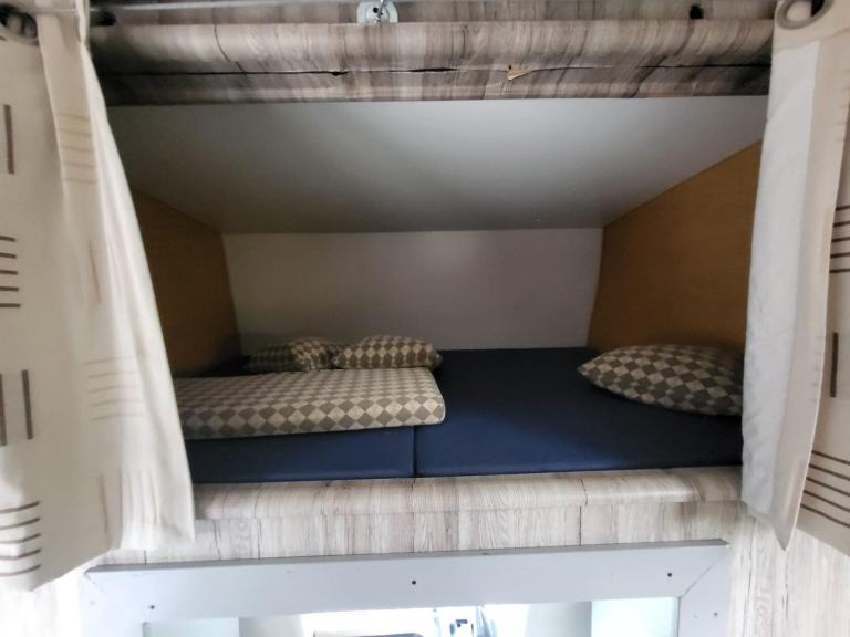 Isuzu NPR Horsebox Horse Box 2009 